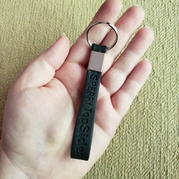 New Sperry TopSider Black Rubber Keychain - Picture 2 of 6